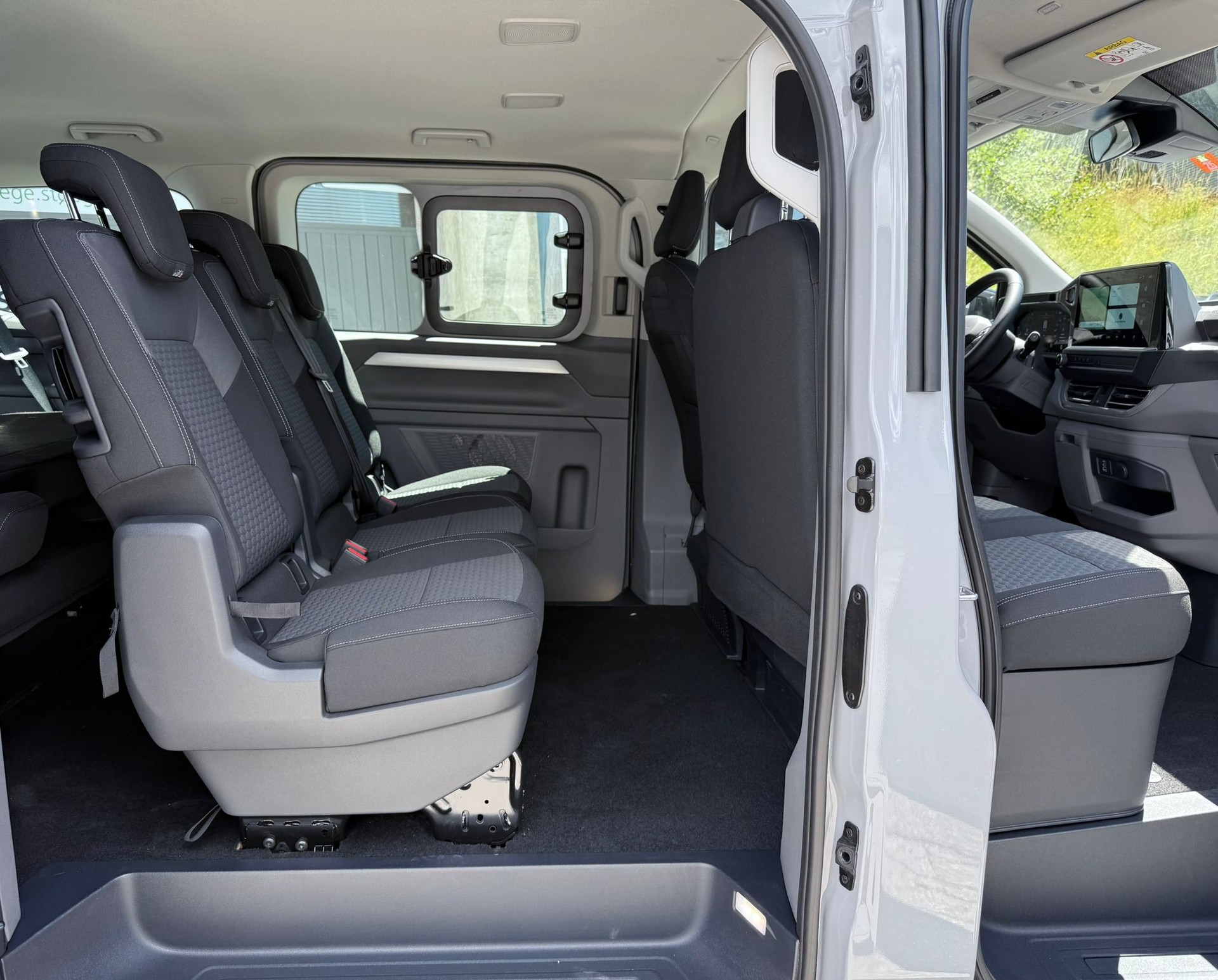 VW Caravelle 2.0 TDI Life Aut.8 4 Motion-image-12