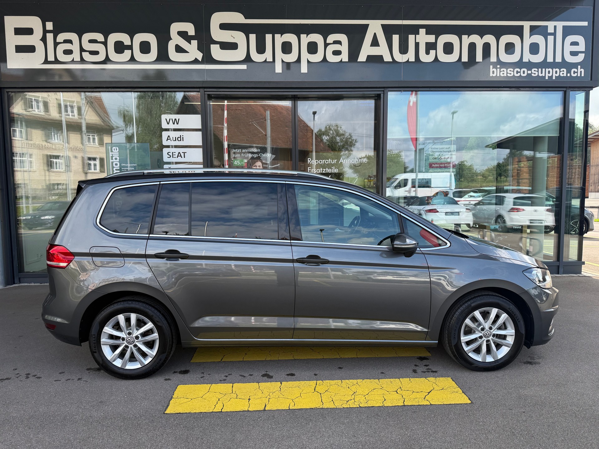 VW Touran 2.0 TDI SCR Highline DSG-image-4