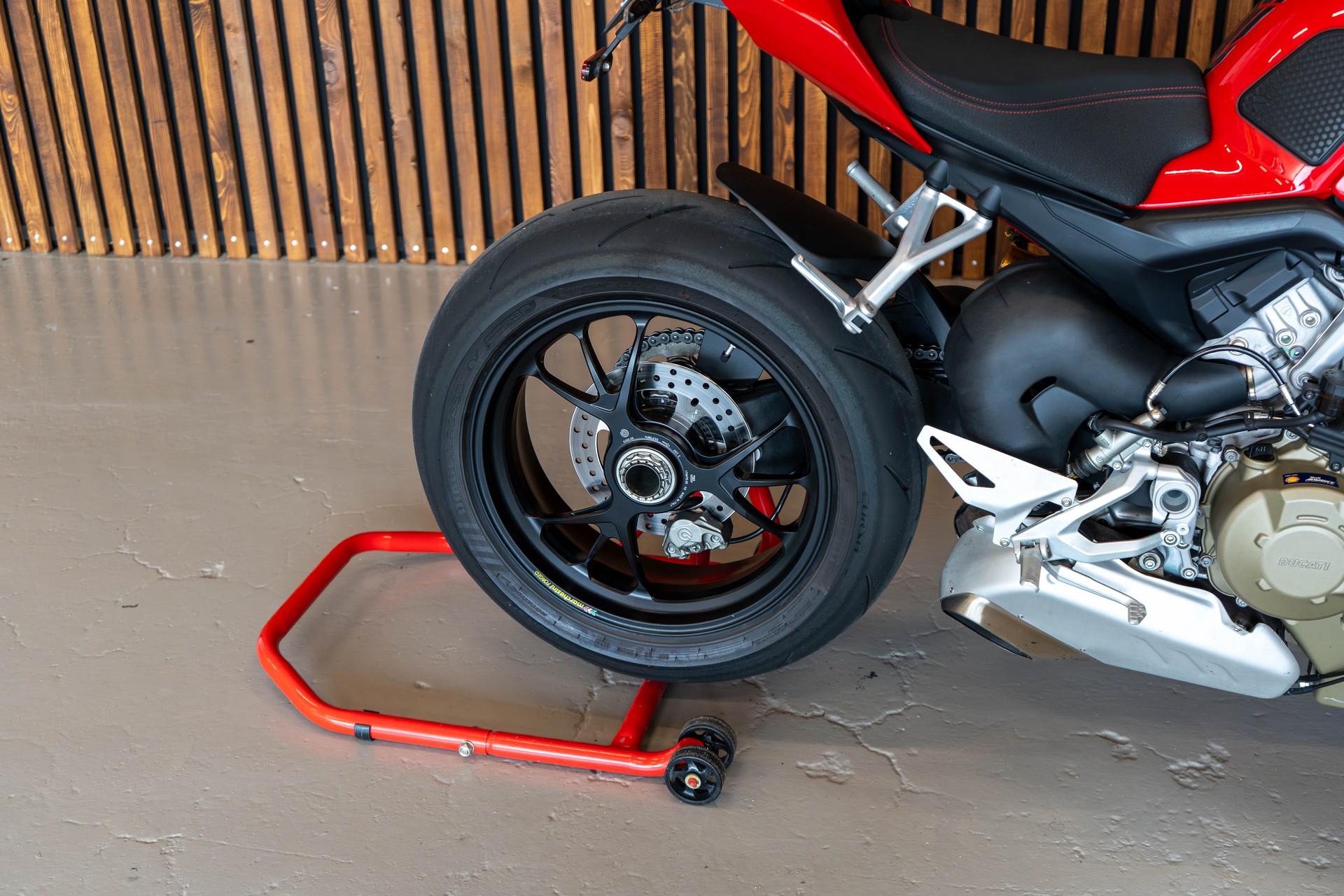 DUCATI Streetfighter V4 S-image-9