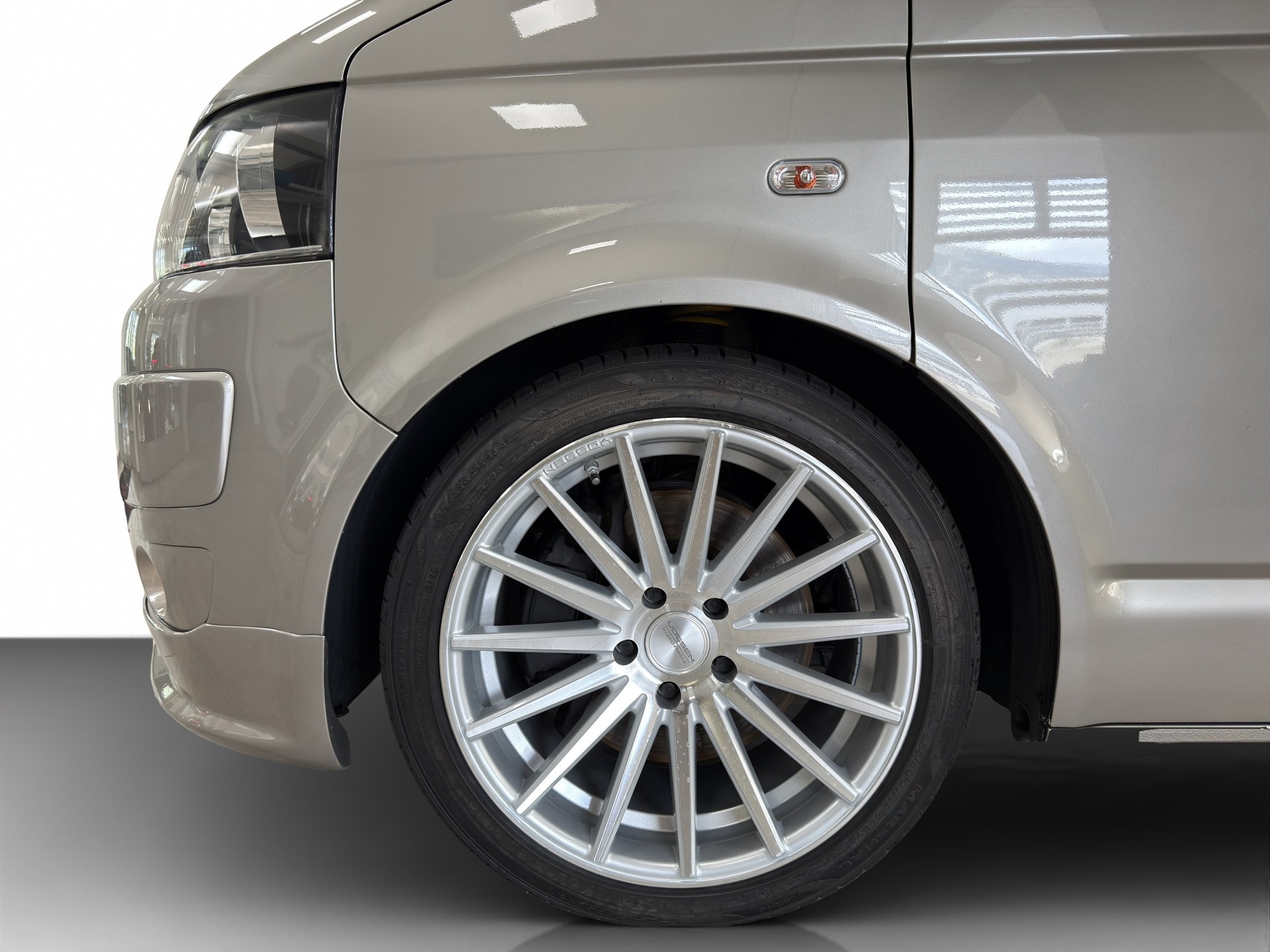 VW T5 Multivan 2.0 Bi-TDI CR Comfortline-showroom-element-1