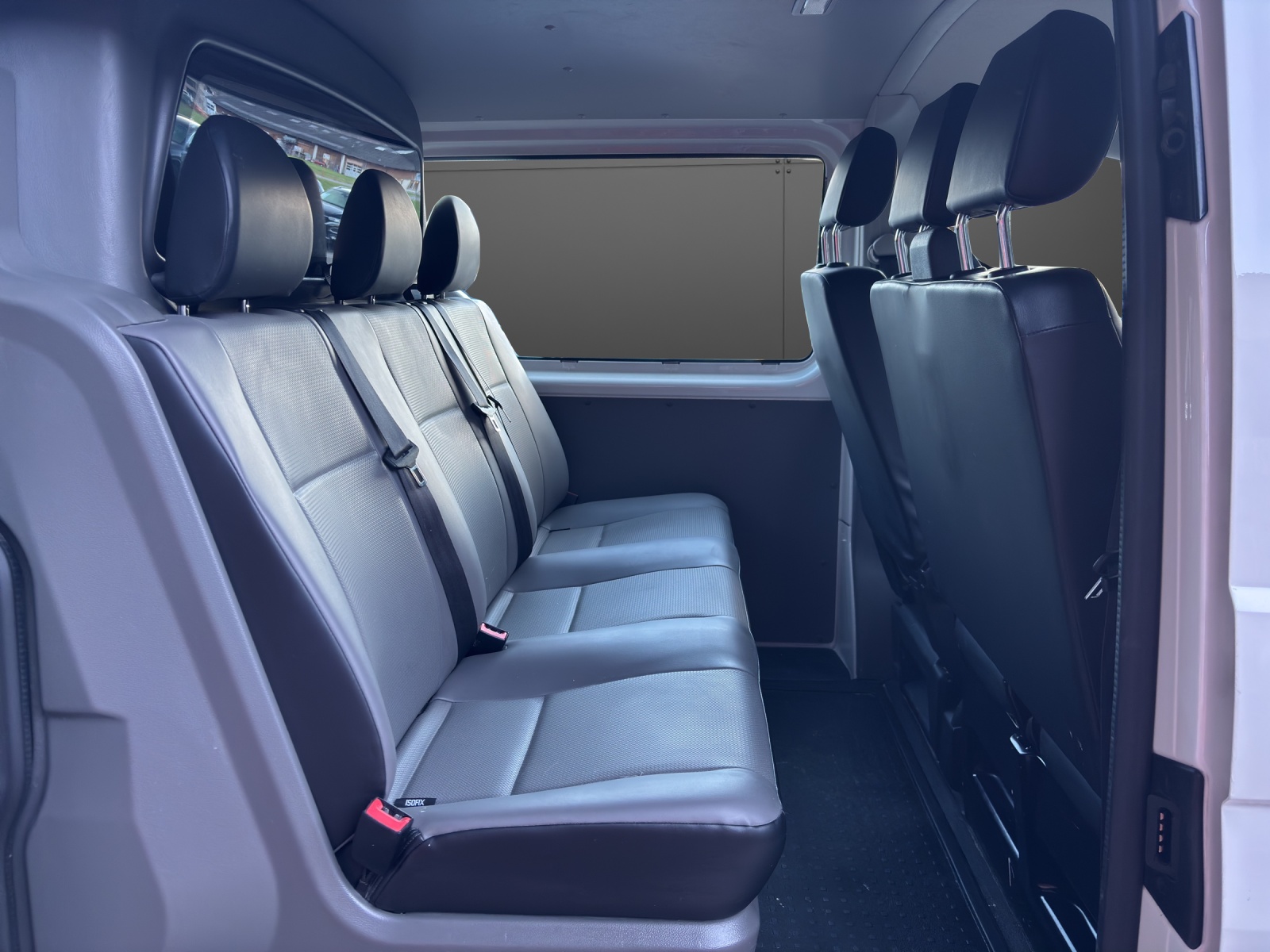 VW T6.1 2.0 TDI DSG-image-8