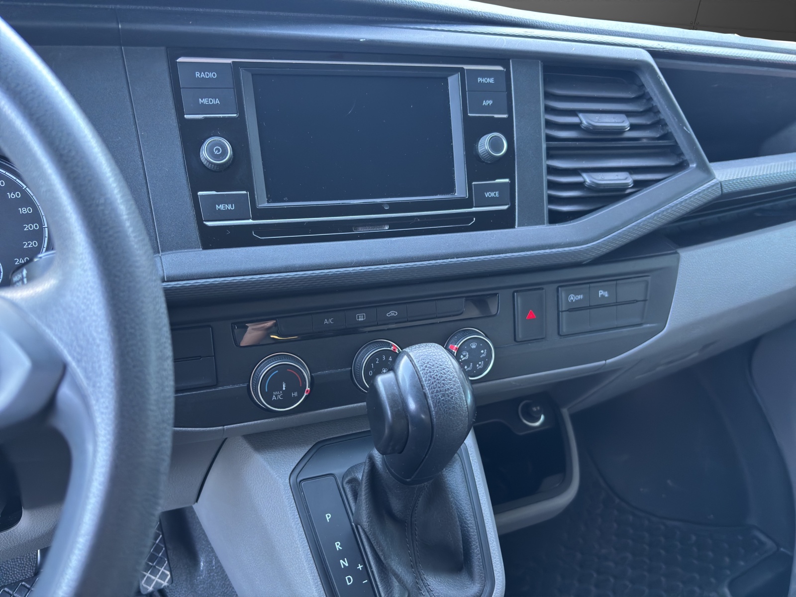 VW T6.1 2.0 TDI DSG-image-6