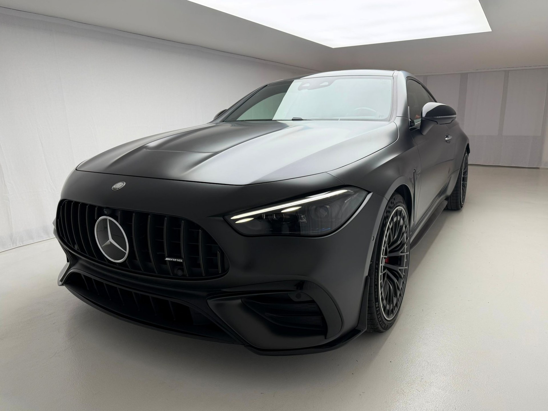 MERCEDES-BENZ CLE 53 Coupé AMG 4Matic+ 9G-Tronic / Frozen Black /-showroom-element-1