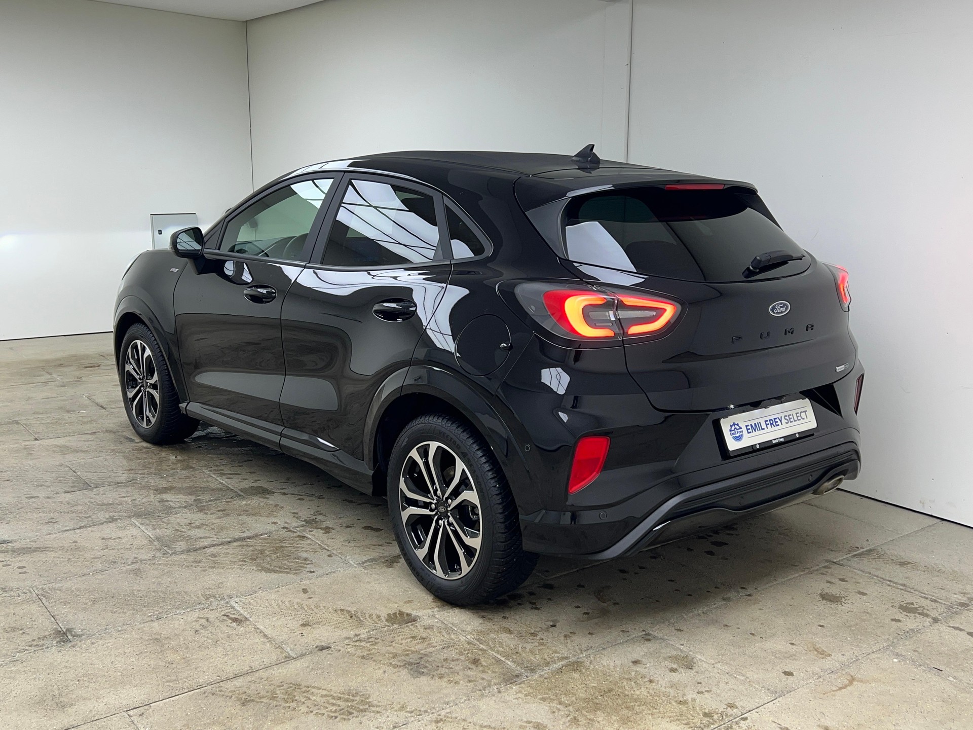 FORD Puma 1.0 EcoB Hybrid 155 ST-Line / ab 3,99% Leasing bei Abschluss einer Protect Autoversicherung-showroom-element-3
