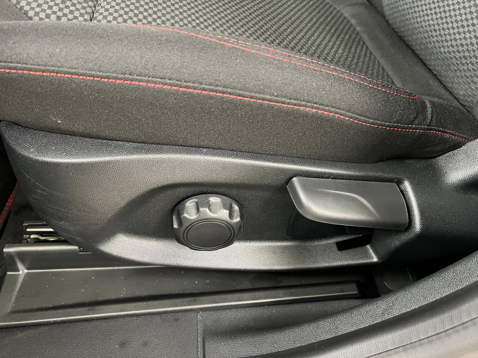 FORD Puma 1.0 EcoB Hybrid 155 ST-Line / ab 3,99% Leasing bei Abschluss einer Protect Autoversicherung-image-20