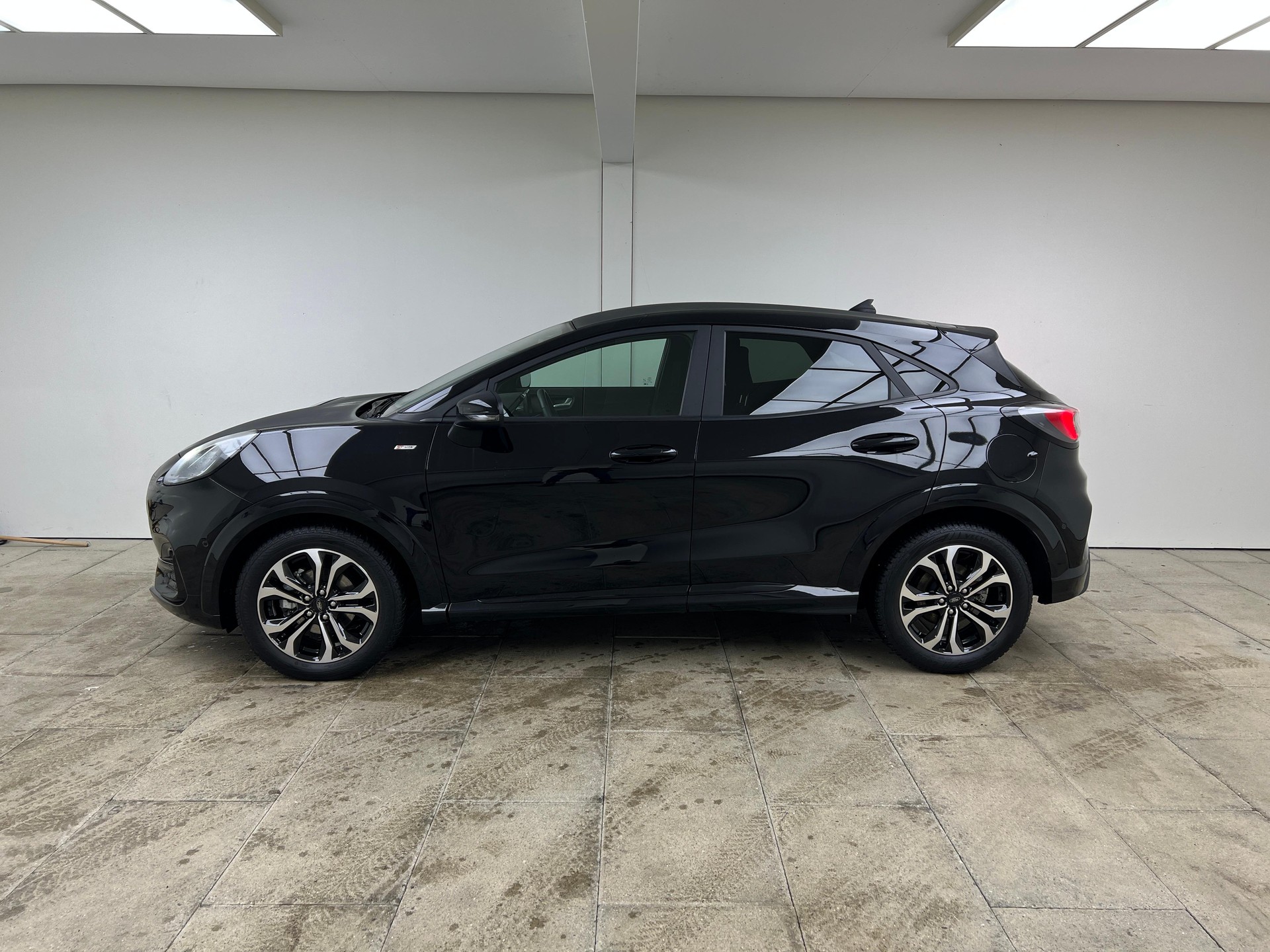 FORD Puma 1.0 EcoB Hybrid 155 ST-Line / ab 3,99% Leasing bei Abschluss einer Protect Autoversicherung-showroom-element-2