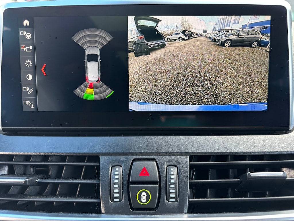 BMW 220i Active Tourer DKG M Sport-image-12