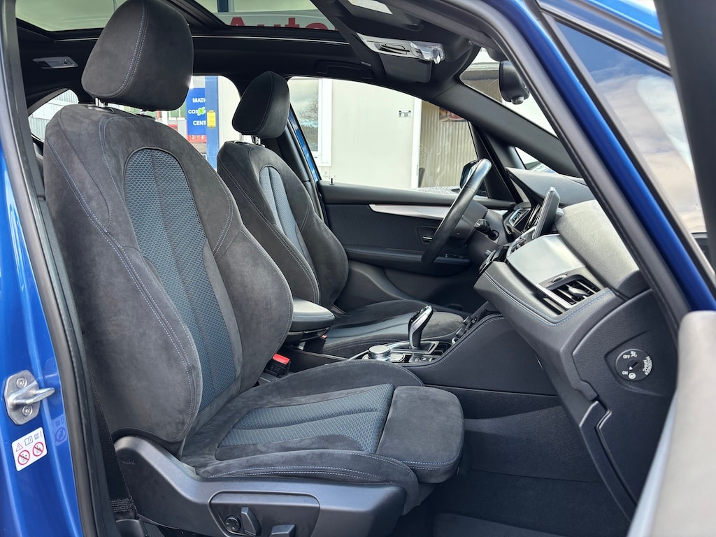 BMW 220i Active Tourer DKG M Sport-image-8
