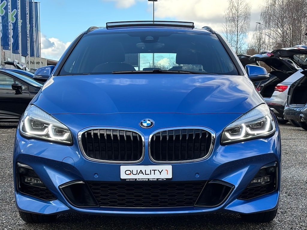 BMW 220i Active Tourer DKG M Sport-showroom-element-1