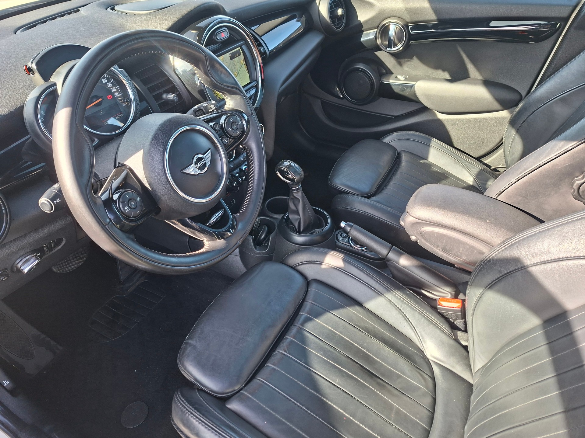 MINI Cooper Classic Edition Steptronic-image-4