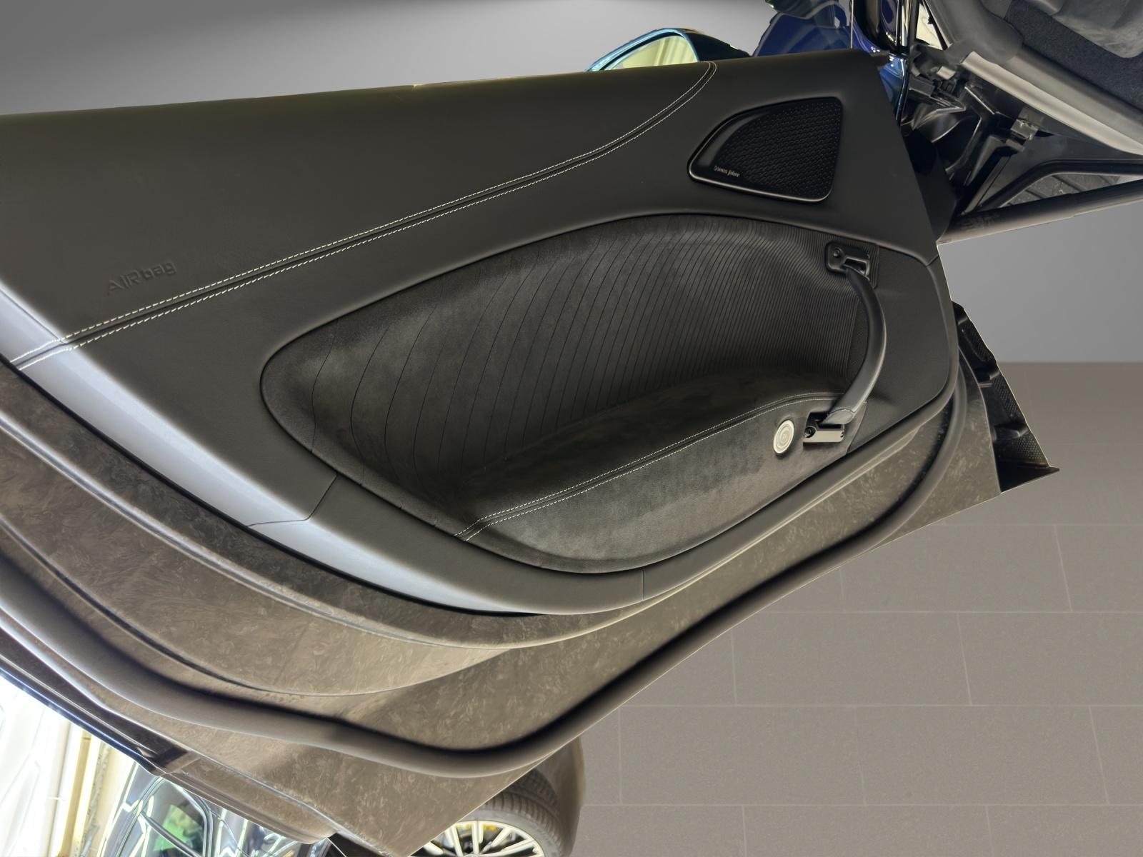 MASERATI MC20-image-23