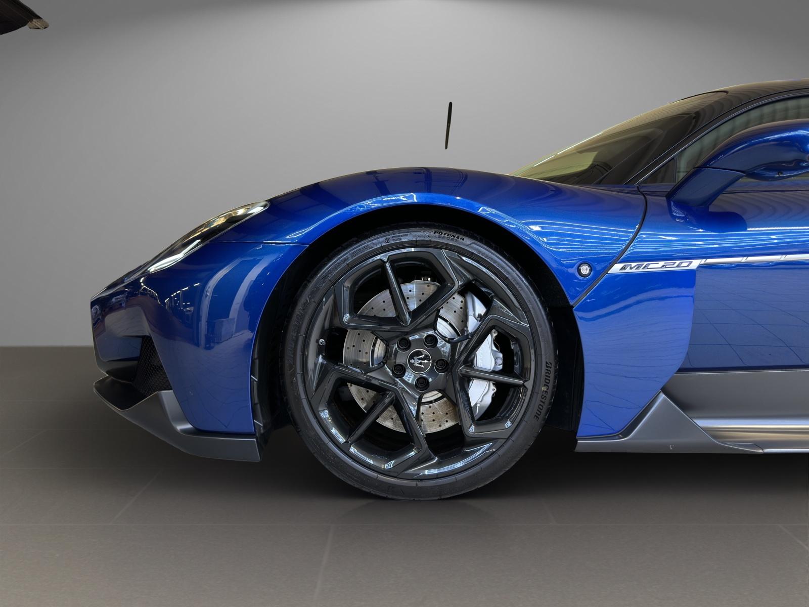 MASERATI MC20 - Blu Victory FUORISERIE-image-8