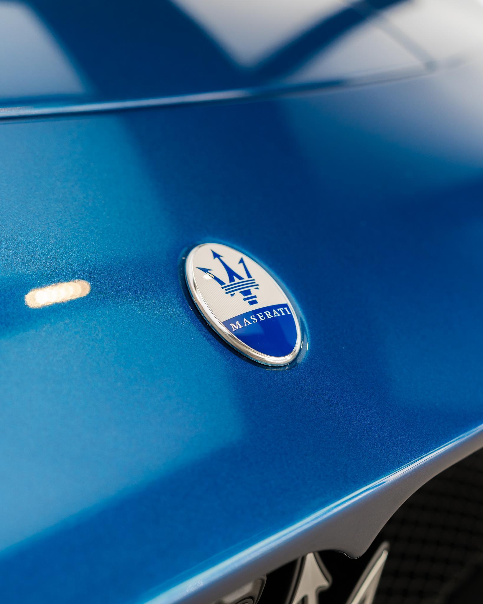MASERATI MC20 - Blu Victory FUORISERIE-image-5