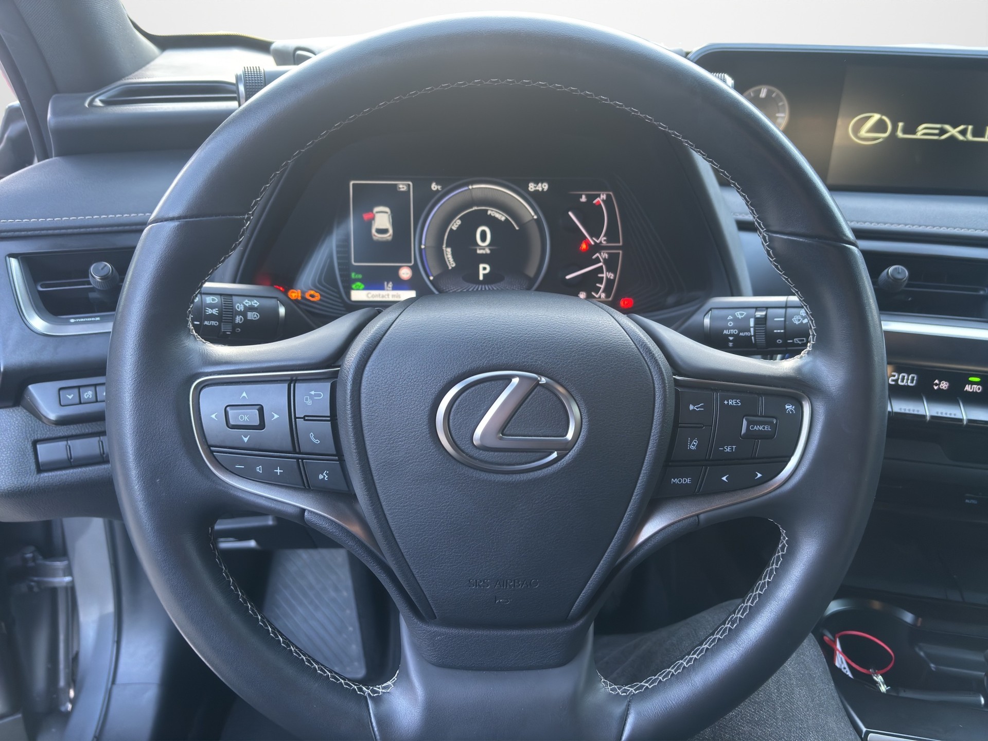LEXUS UX 250h Attraction AWD Automatic-image-9