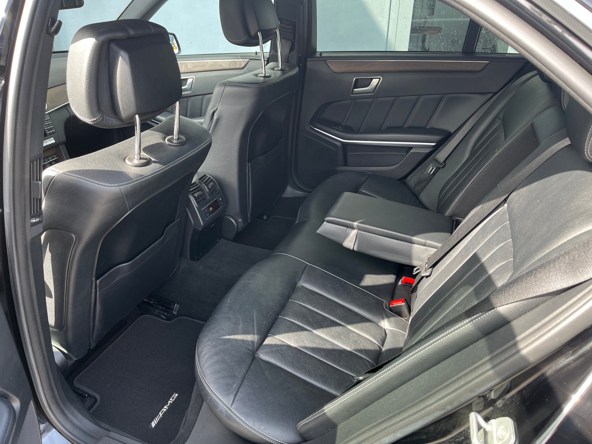 MERCEDES-BENZ E 500 Avantgarde 4Matic 7G-Tronic-image-10