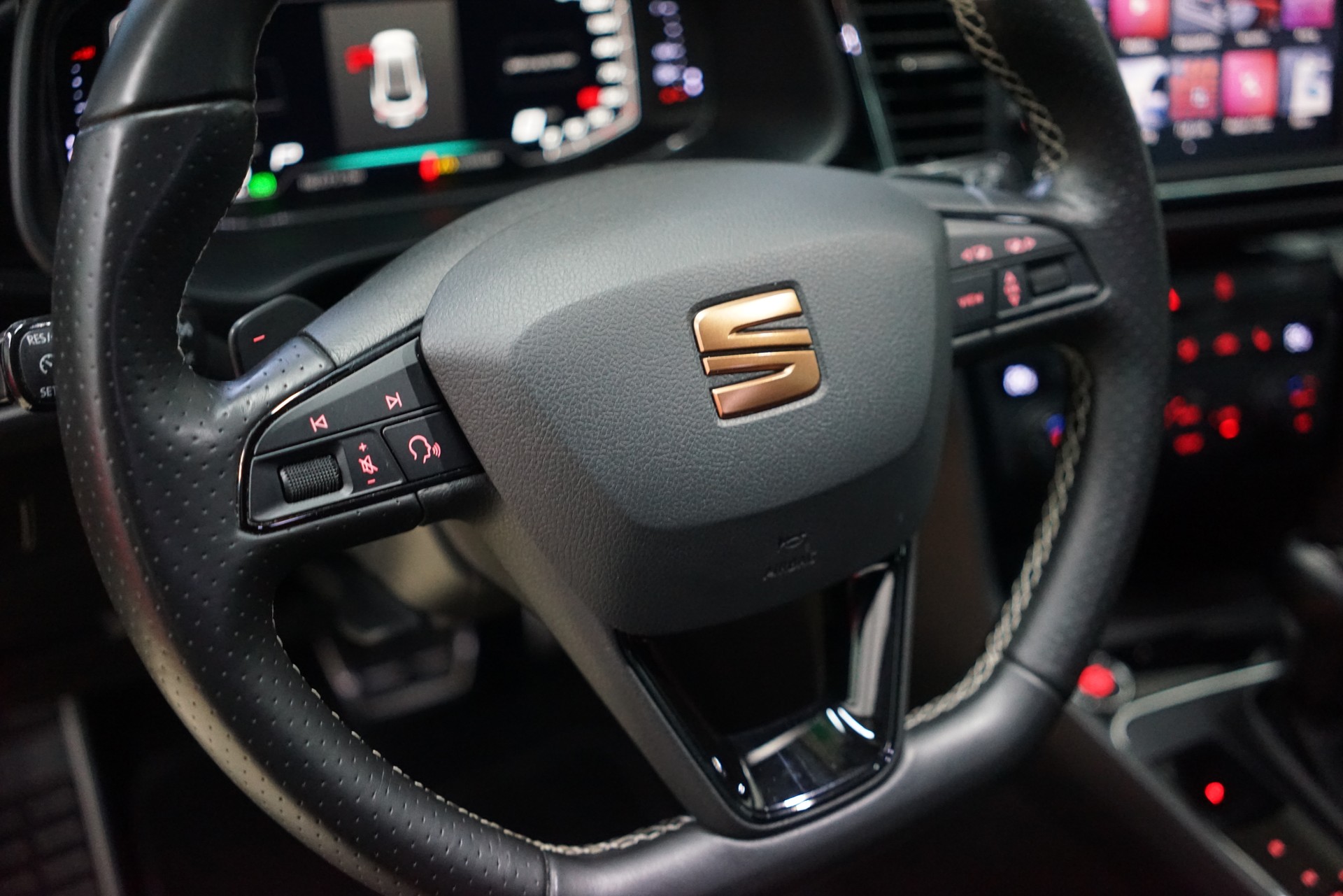 SEAT Leon ST 2.0 TSI Cupra 300 4 Drive DSG / Wolfpower 480Ps. & 580Nm-image-18