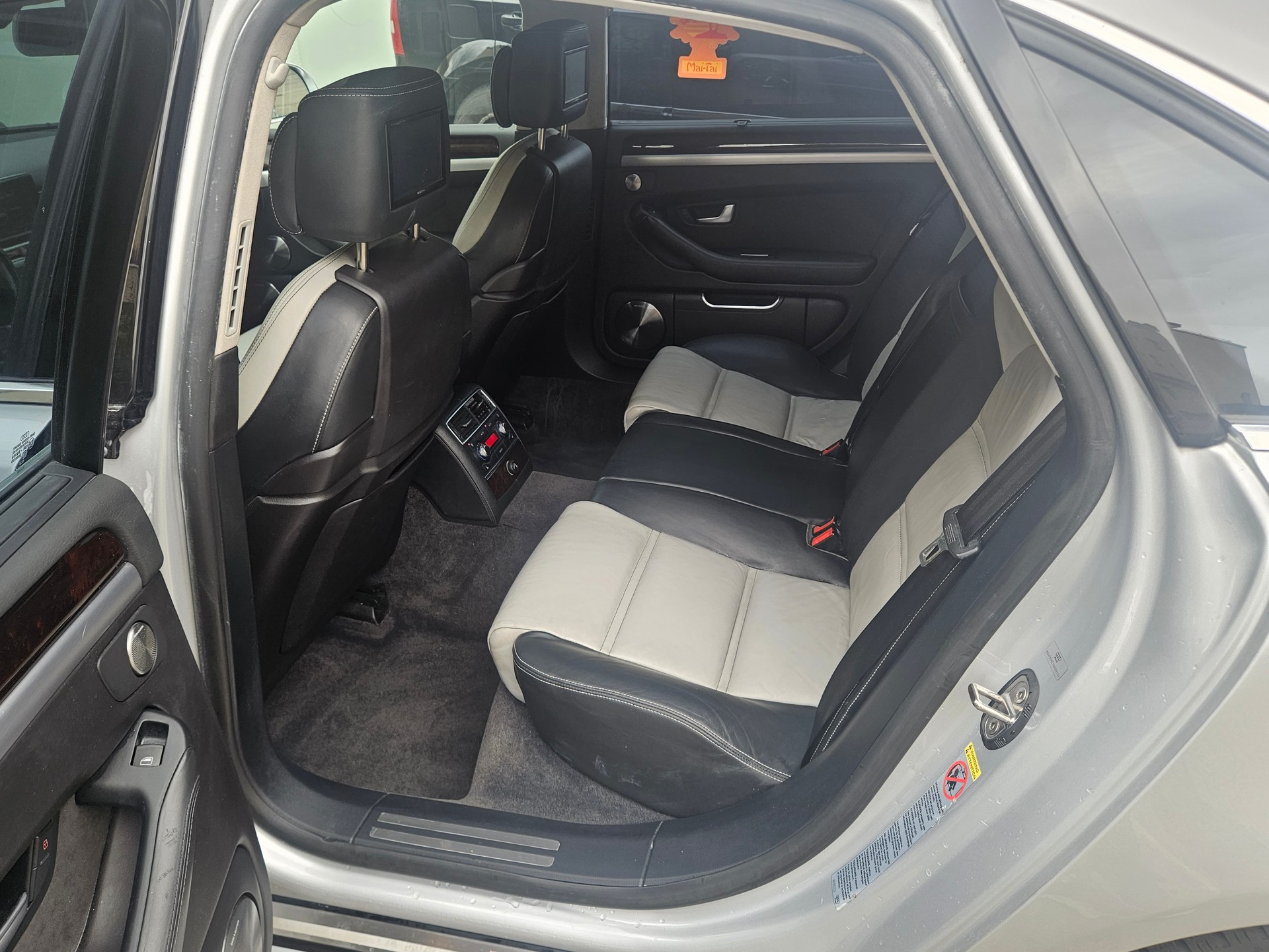 AUDI S8 5.2 V10 quattro tiptronic-image-13