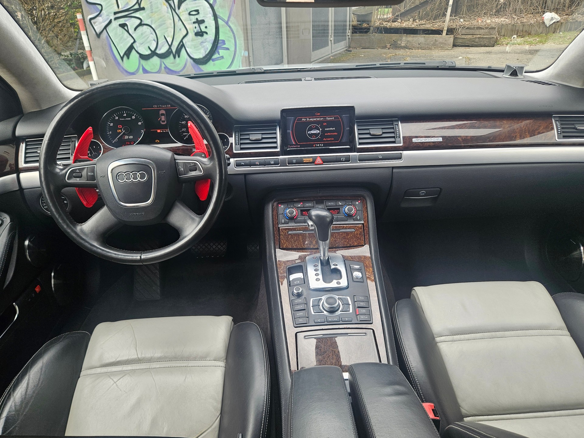 AUDI S8 5.2 V10 quattro tiptronic-image-10