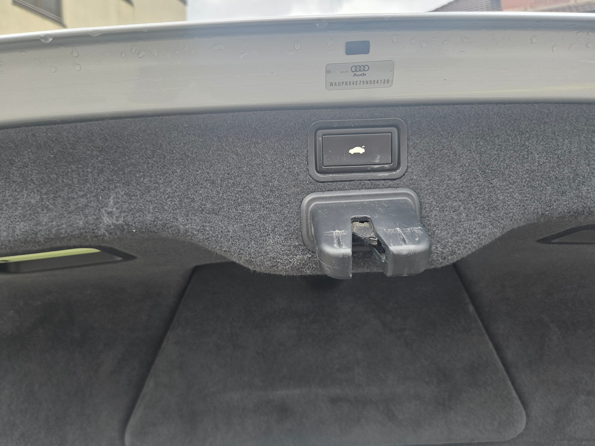 AUDI S8 5.2 V10 quattro tiptronic-image-15