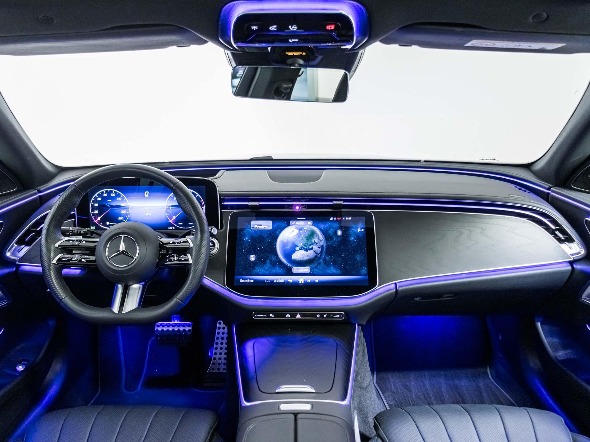 MERCEDES-BENZ E 220 d AMG Line 4matic Kombi-image-11