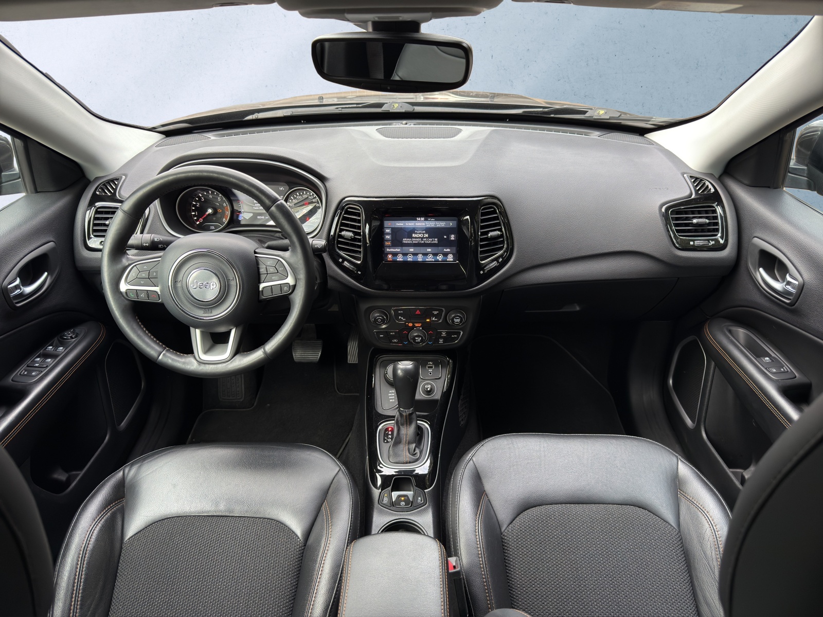 JEEP Compass 1.4 Turbo Freedom 4X4-image-9