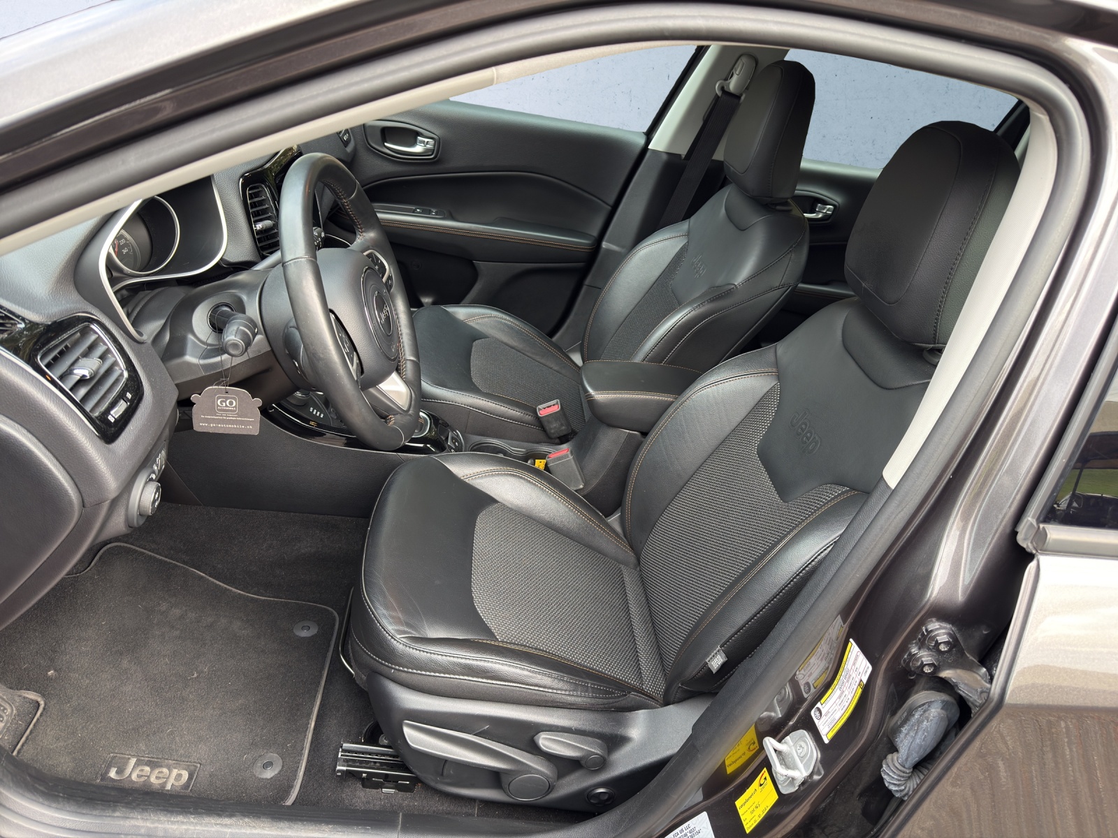 JEEP Compass 1.4 Turbo Freedom 4X4-image-6