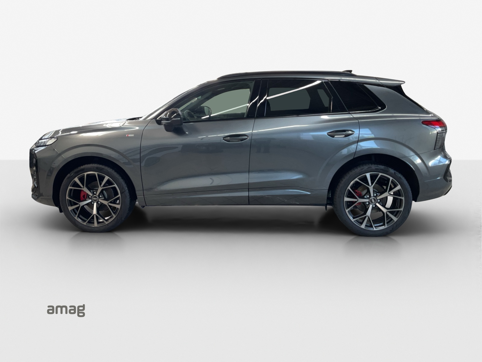 AUDI Q3 SUV 110 kW TFSI S tronic-showroom-element-1