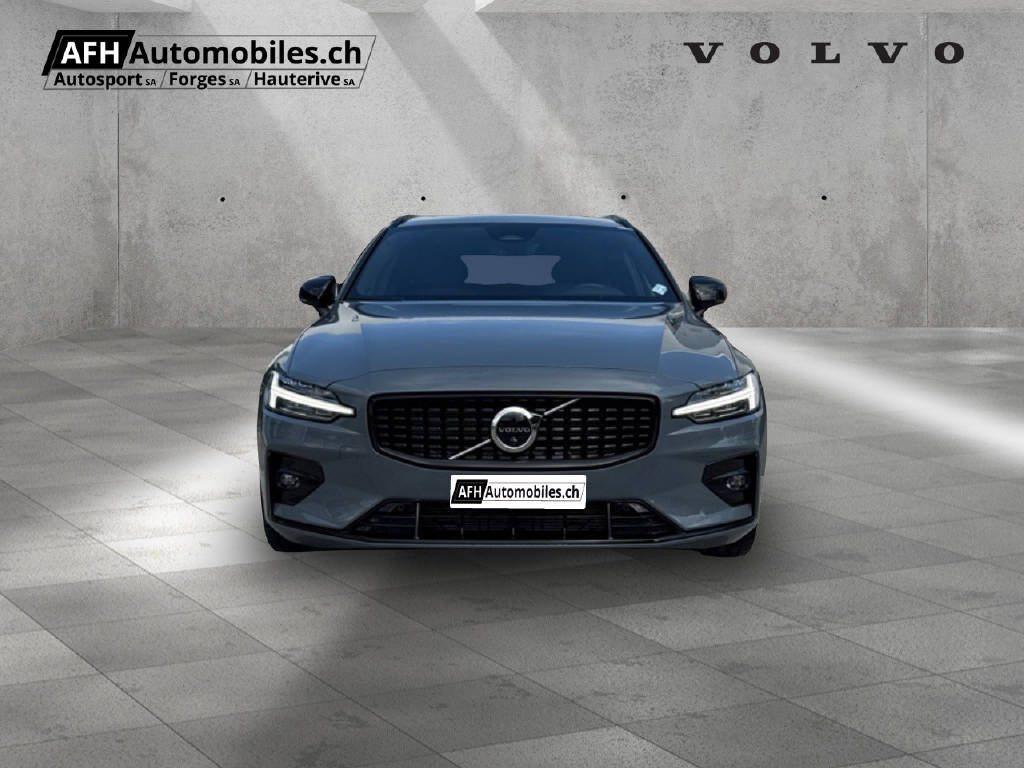 VOLVO V60 2.0 B5 Ultimate Dark AWD-showroom-element-2