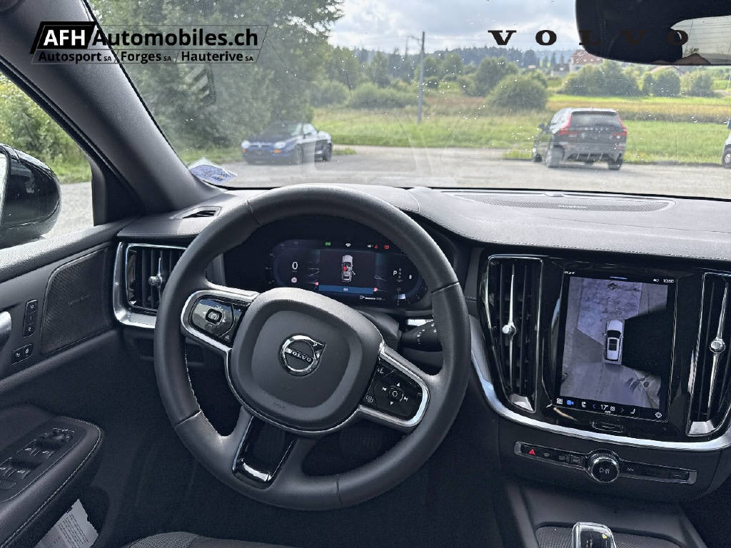 VOLVO V60 2.0 B5 Ultimate Dark AWD-image-14