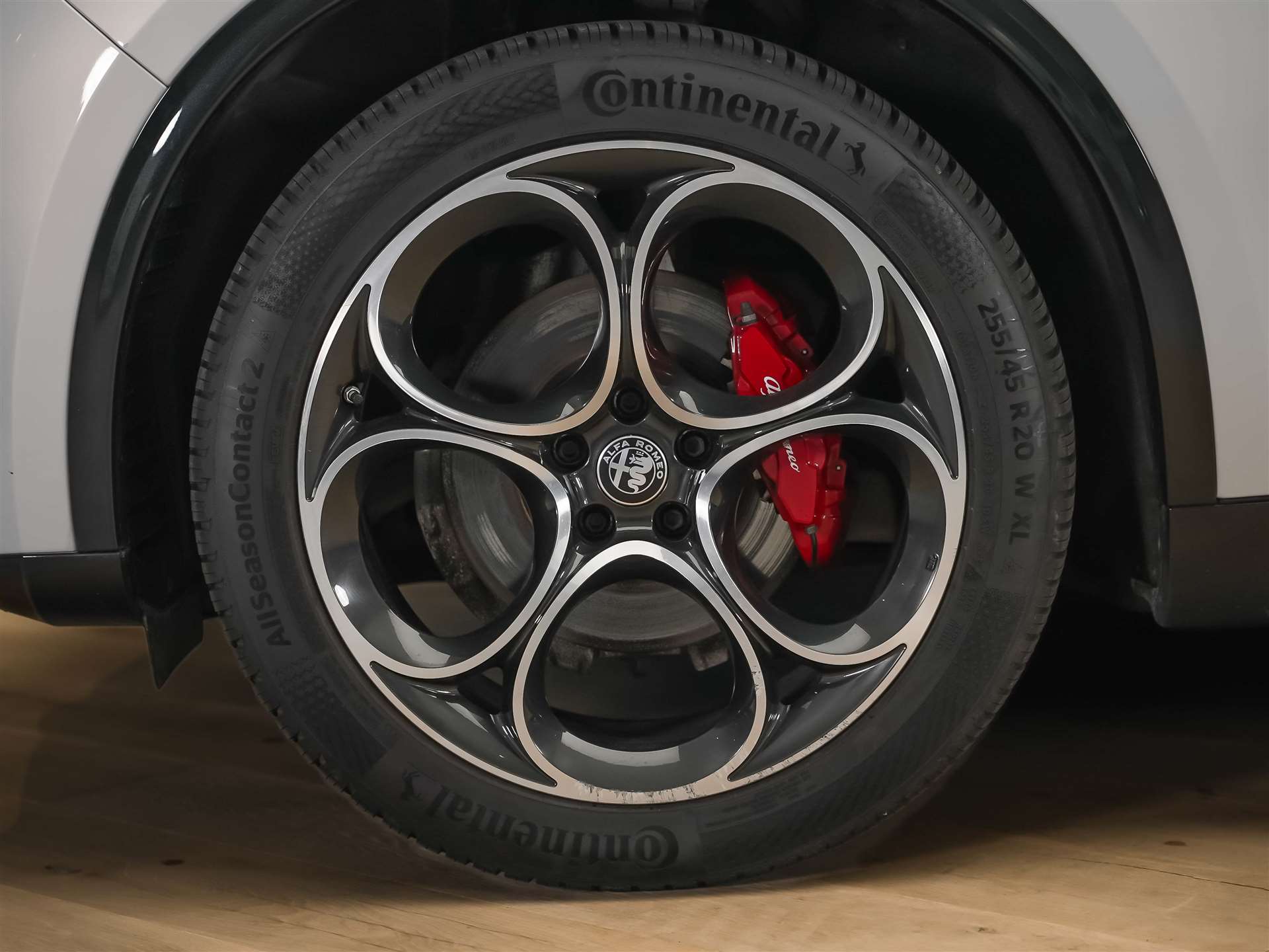ALFA ROMEO Stelvio 2.2 JTDM Veloce Q4 AT8 *Facelift*Werksgarantie*Assistenten*-image-17