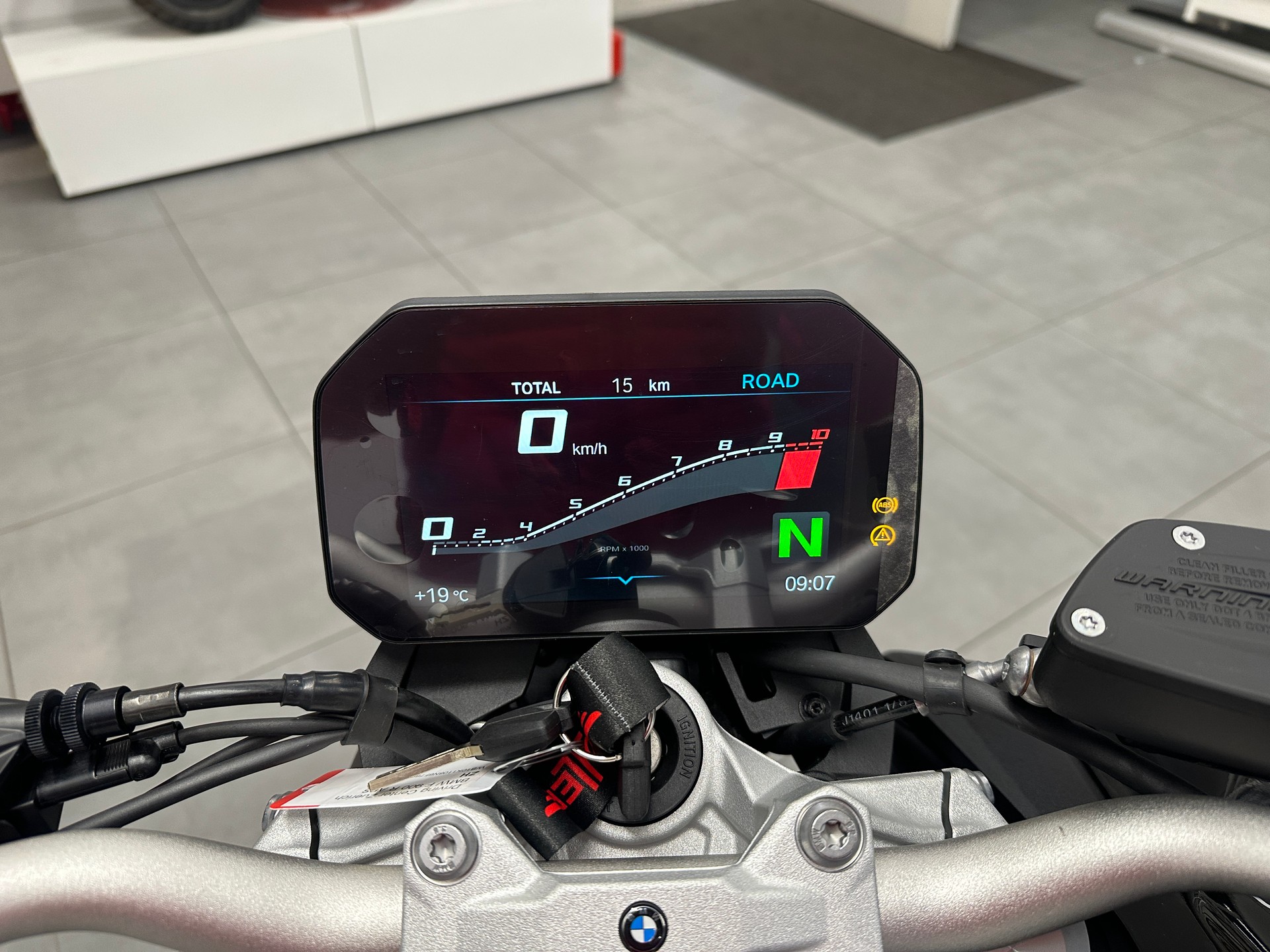 BMW F 900 R ABS | Occasion | nur 20 km! | Naked Bike | Top Zustand-image-5