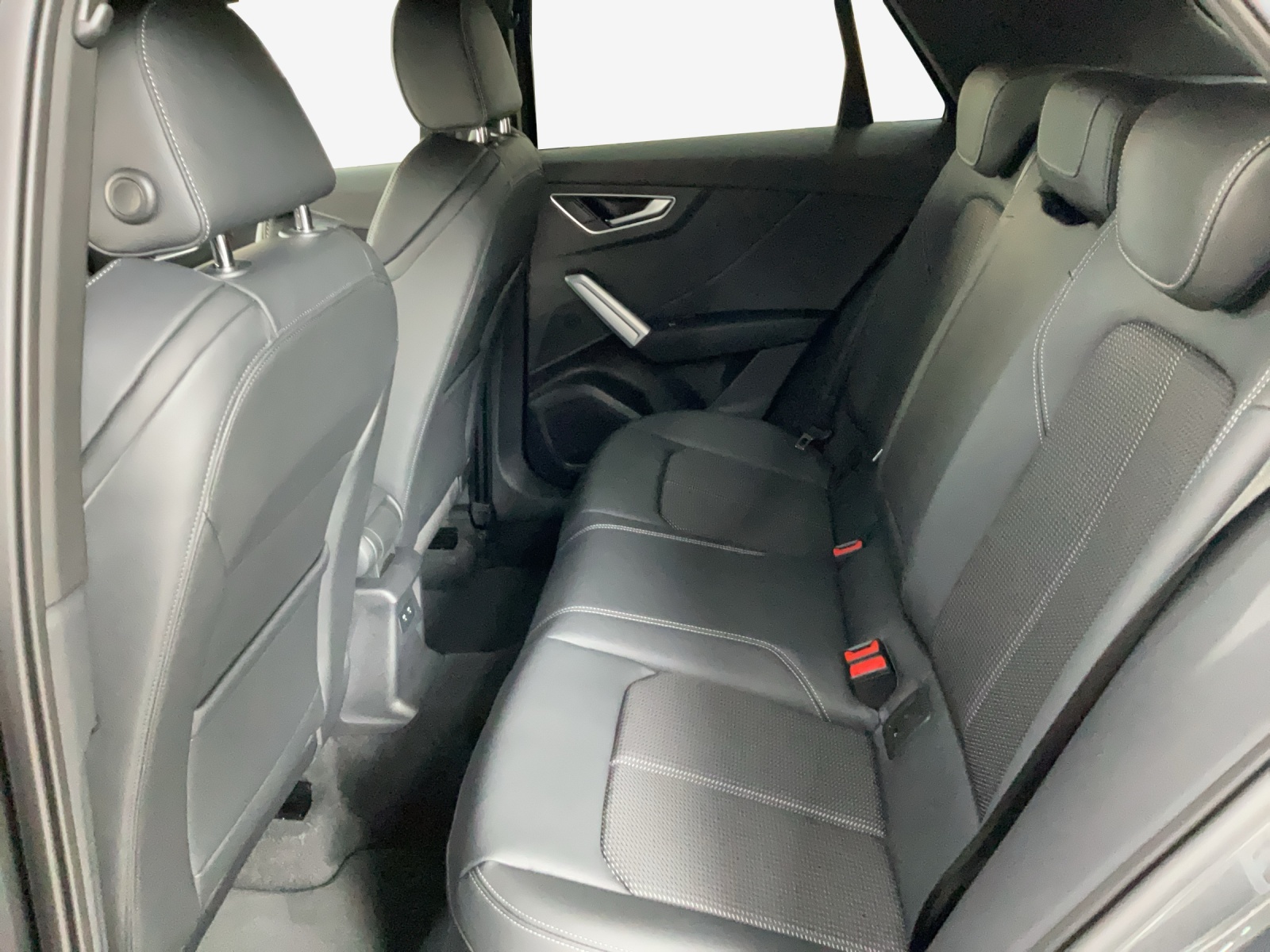 AUDI Q2 35 TFSI S line S-tronic-image-11
