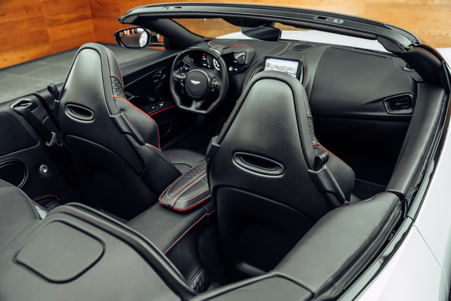 ASTON MARTIN DBS Superleggera Volante-image-19