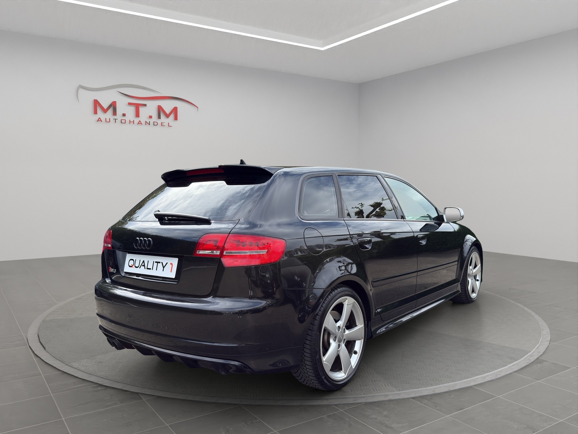 AUDI RS3 Sportback 2.5 TFSI quattro S-tronic-image-10