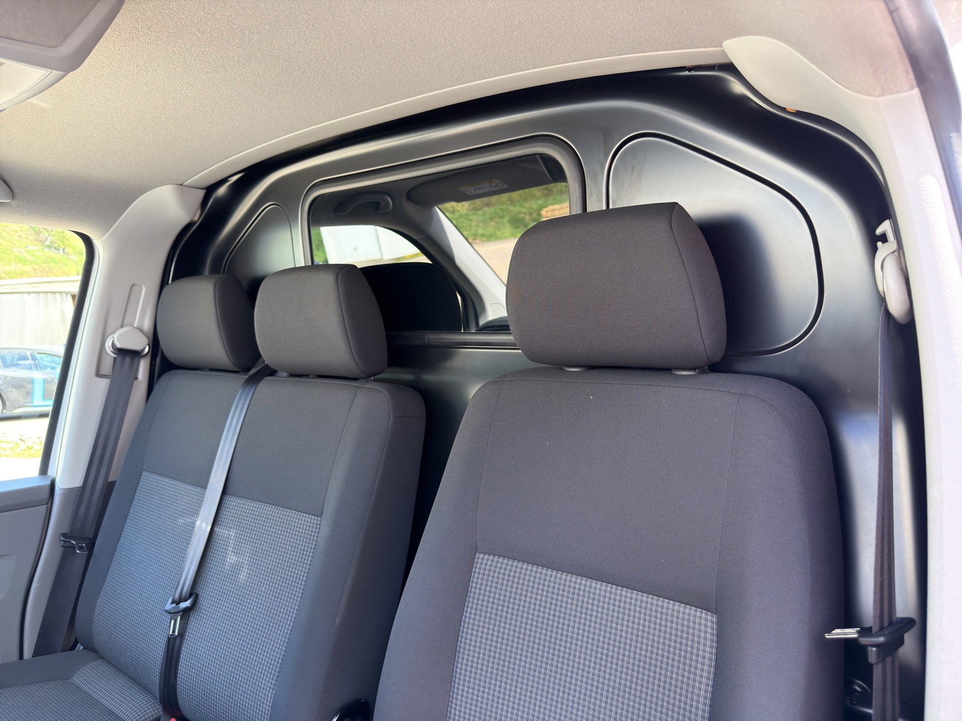 VW T6.1 2.0 TDI Entry-image-12