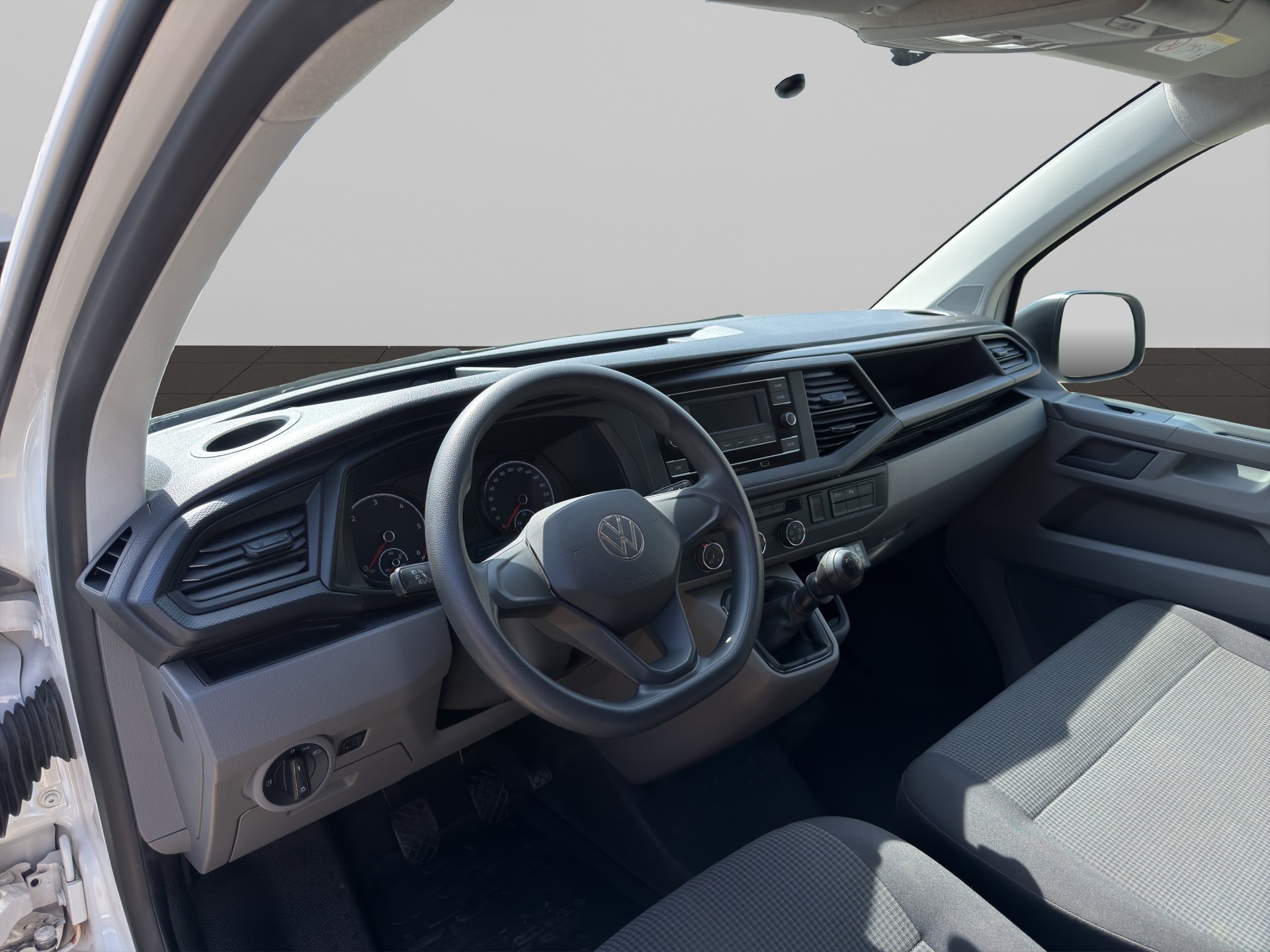 VW T6.1 2.0 TDI Entry-image-7