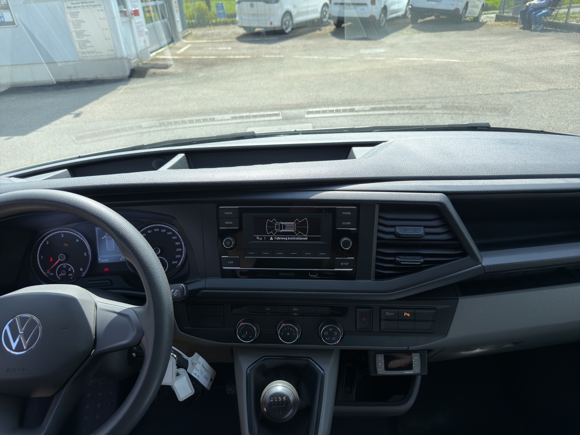 VW T6.1 2.0 TDI Entry-image-8