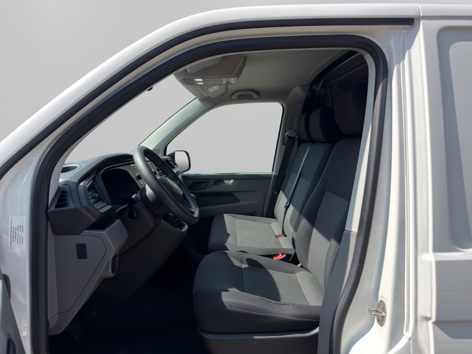 VW T6.1 2.0 TDI Entry-image-5