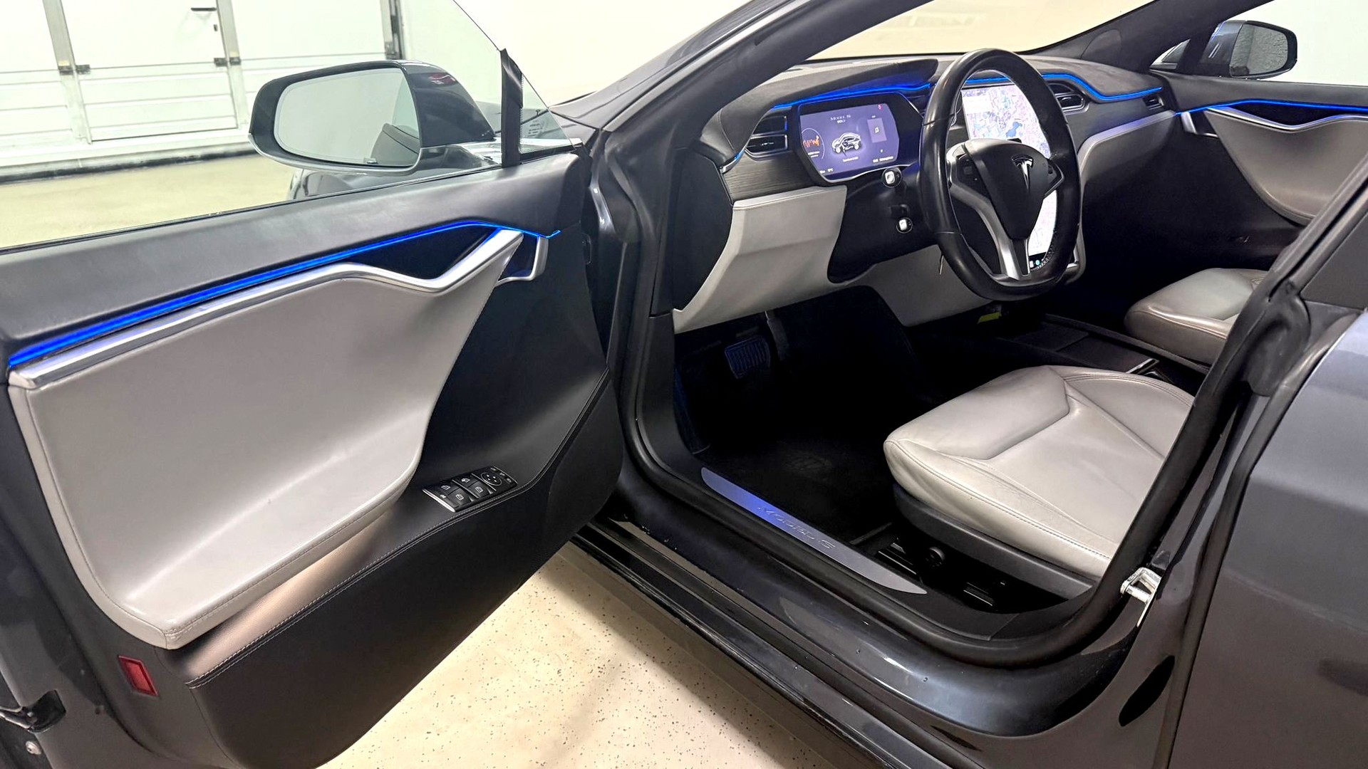 TESLA Model S 90 D Free Supercharger-image-5