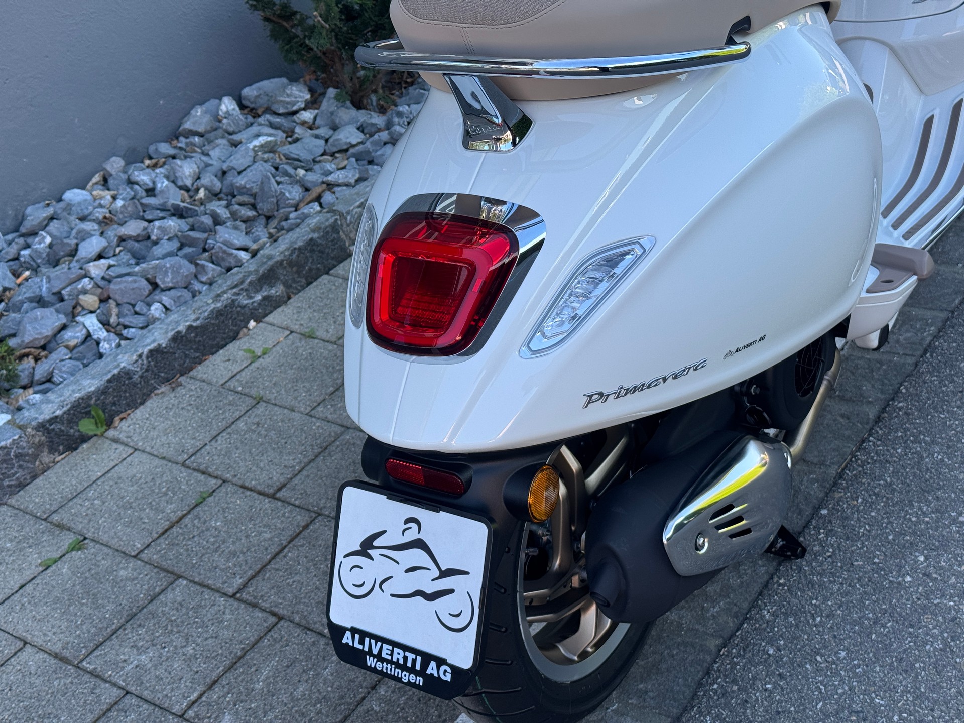 PIAGGIO Vespa 125 Primavera S 2026 Keyless Go & LCD Display-image-14