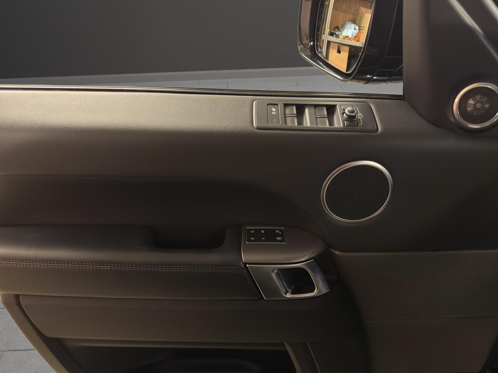 LAND ROVER Range Rover Sport 3.0 SDV6 HSE Automatic-image-13