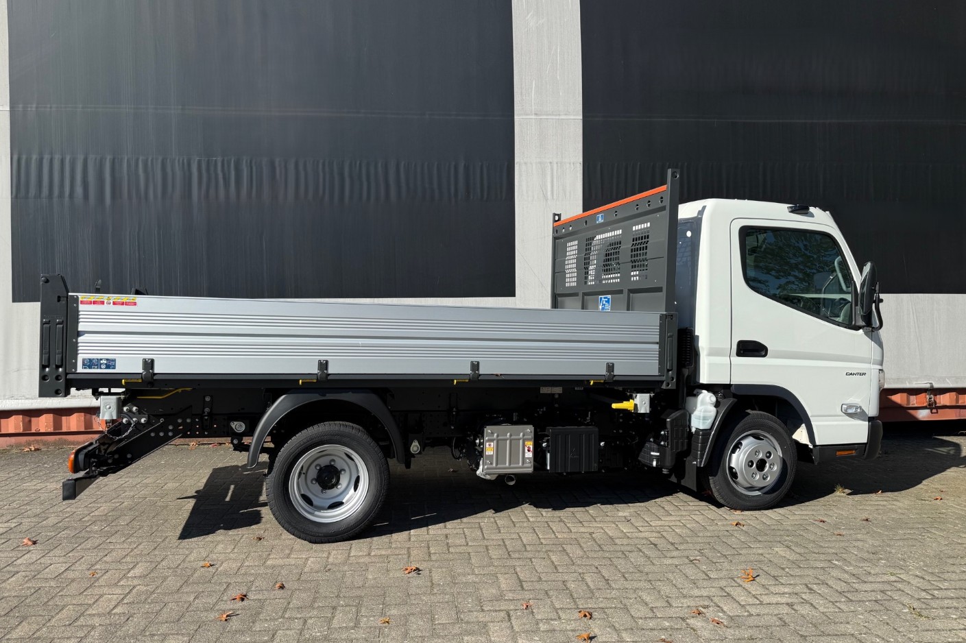 MITSUBISHI FUSO 3C15 Dreiseitenkipper-showroom-element-1