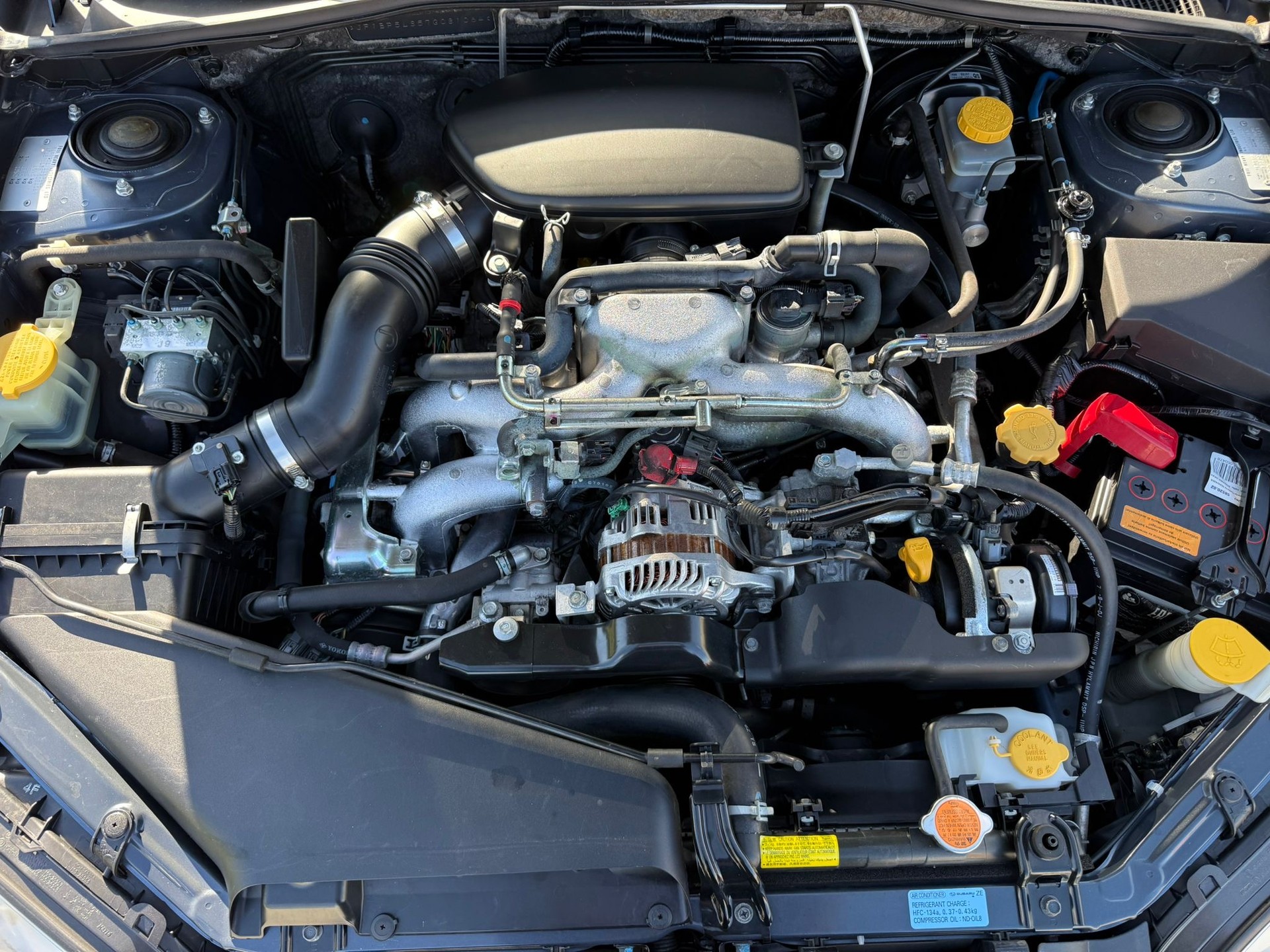 SUBARU Legacy 2.0R AWD Swiss-image-14