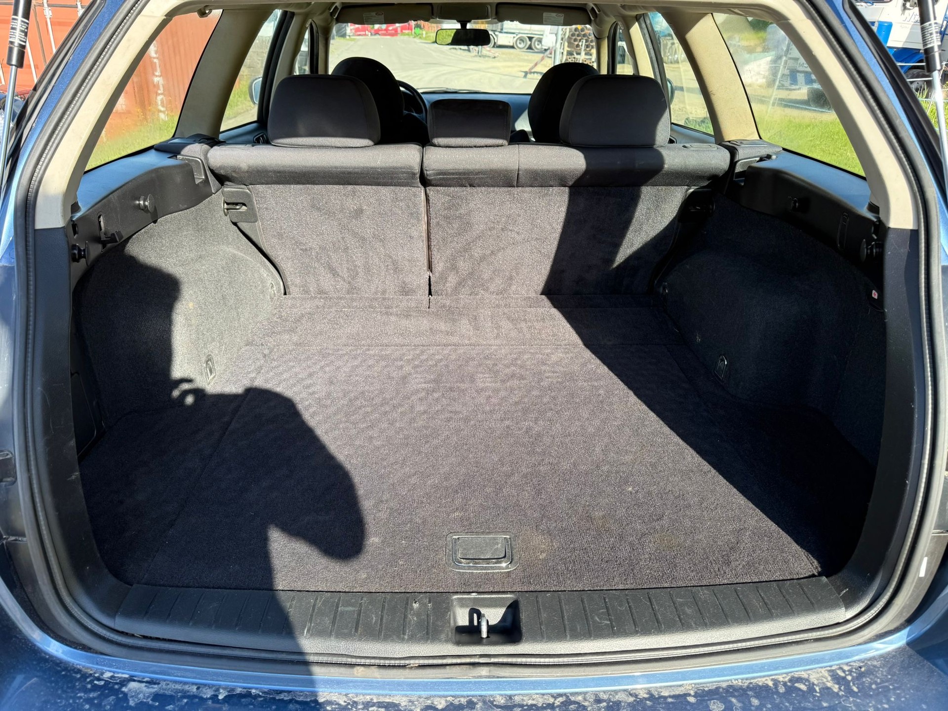 SUBARU Legacy 2.0R AWD Swiss-image-12