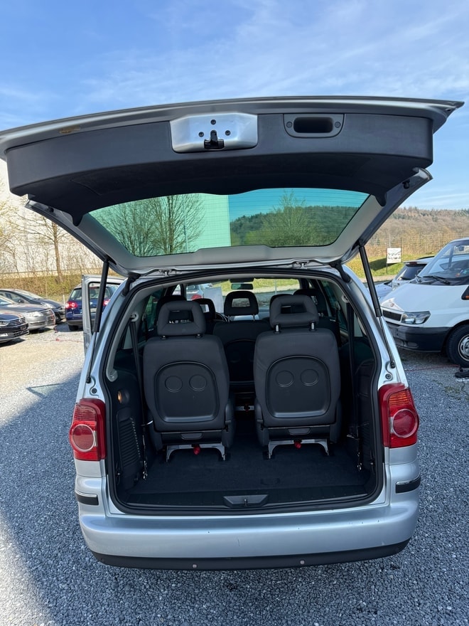 VW Sharan 1.8 T Comfortline Automatic-image-5