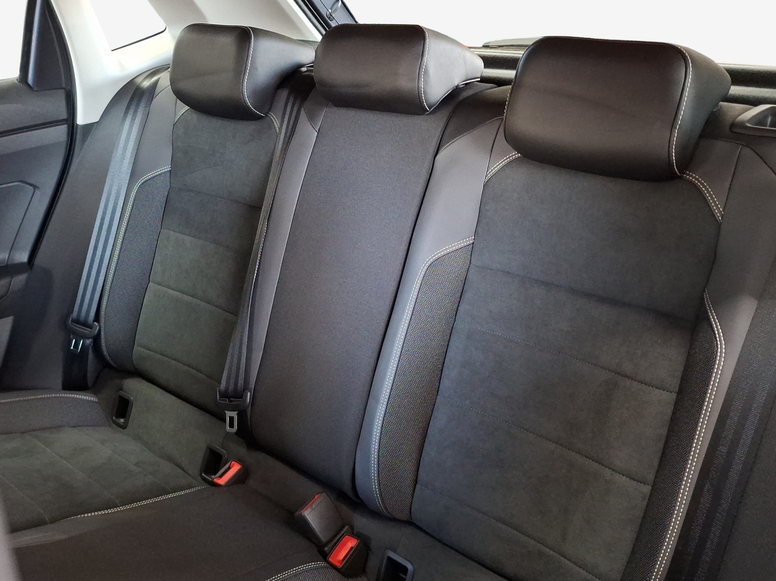 VW Polo 1.0 TSI Style-image-11