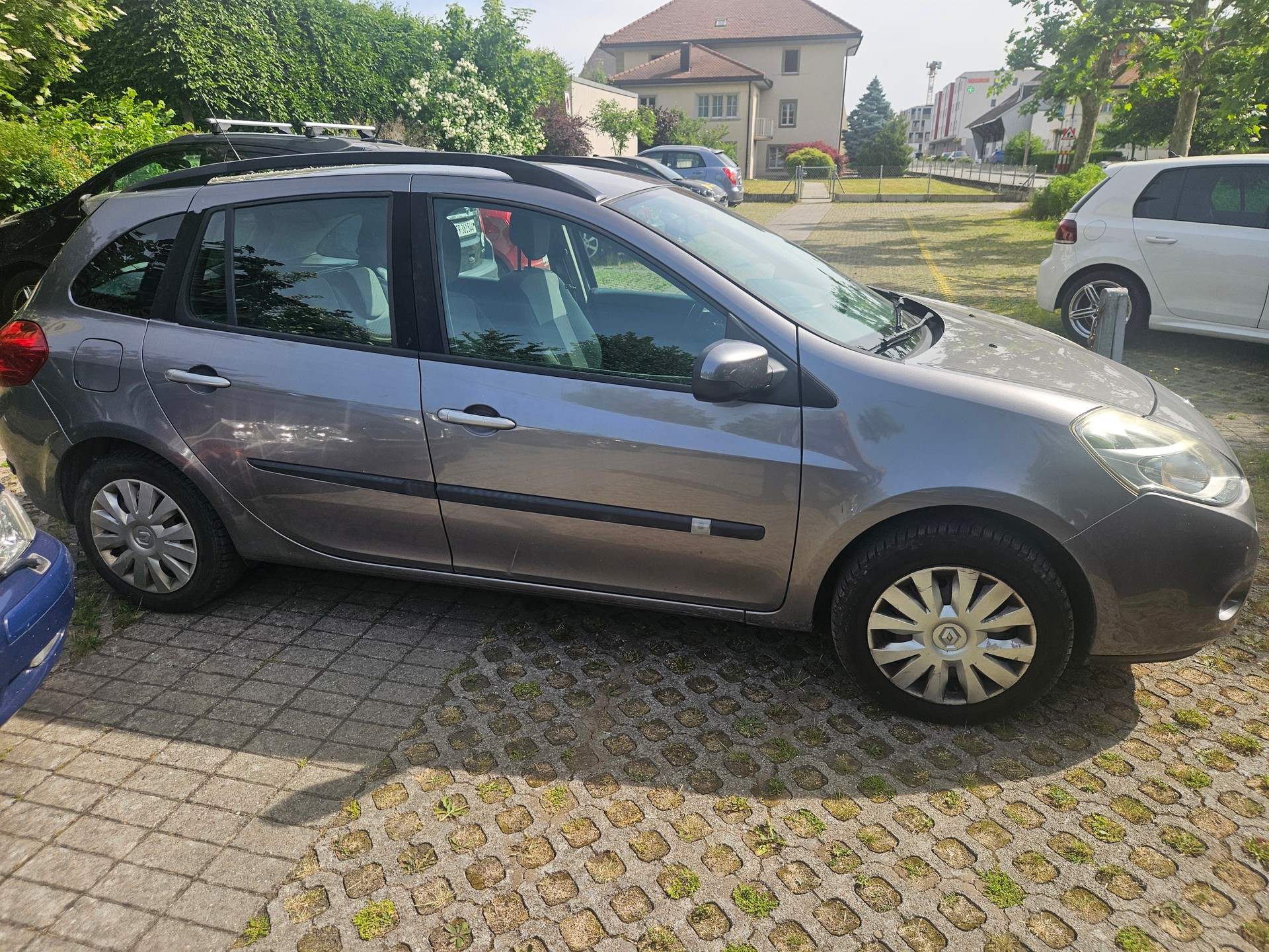 RENAULT Clio Grandtour 1.2 16V Turbo Expression-image-3