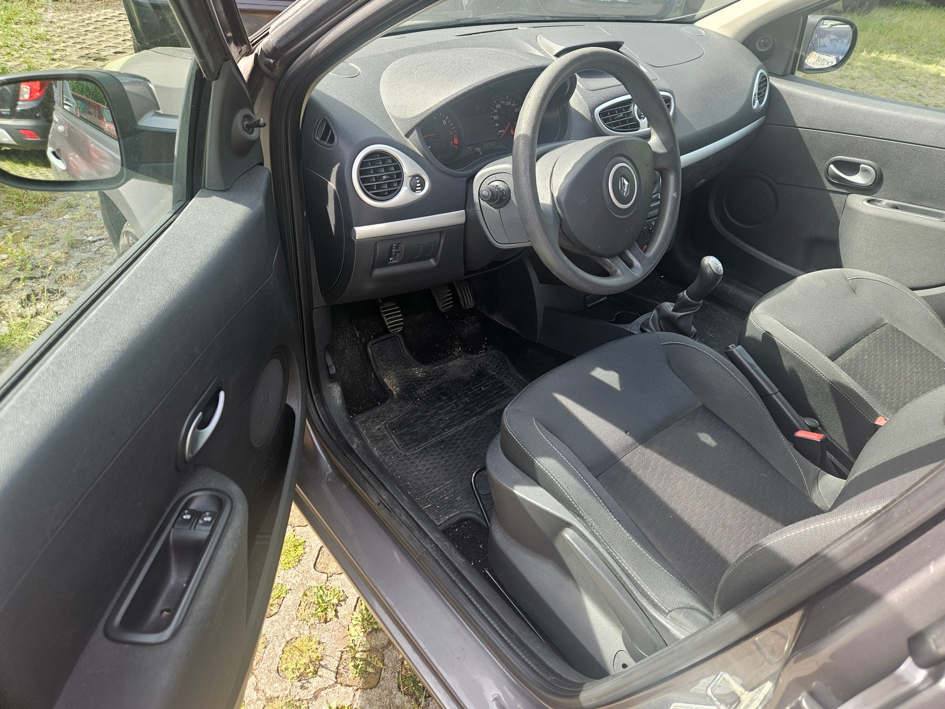 RENAULT Clio Grandtour 1.2 16V Turbo Expression-image-9