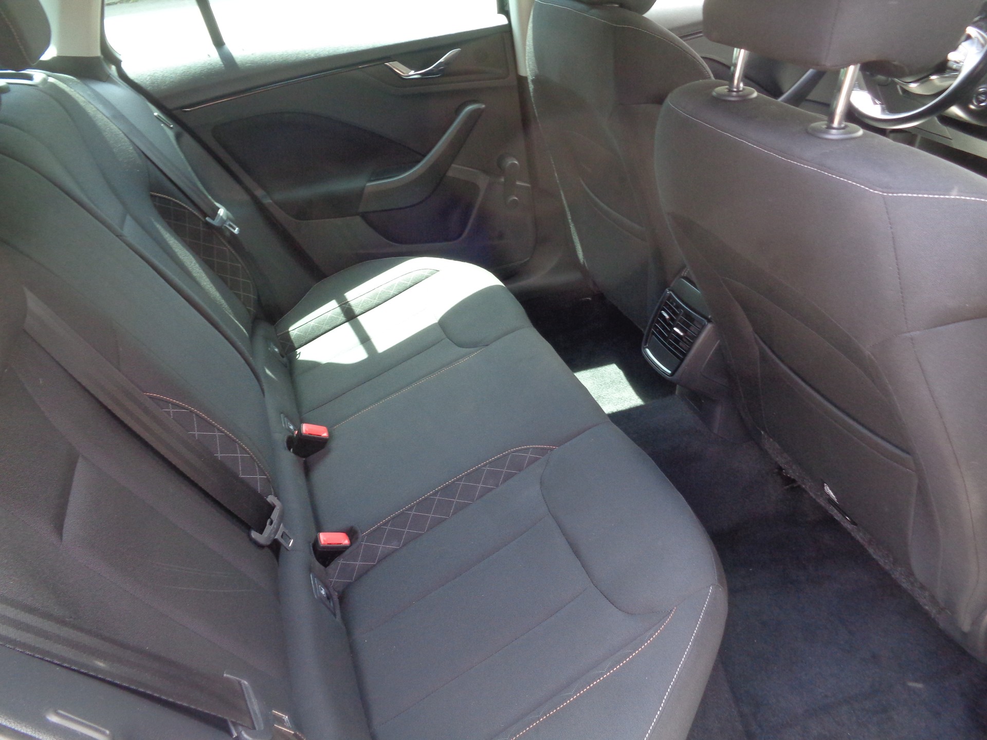 SKODA Kamiq 1.0 TSI Ambition DSG-image-11