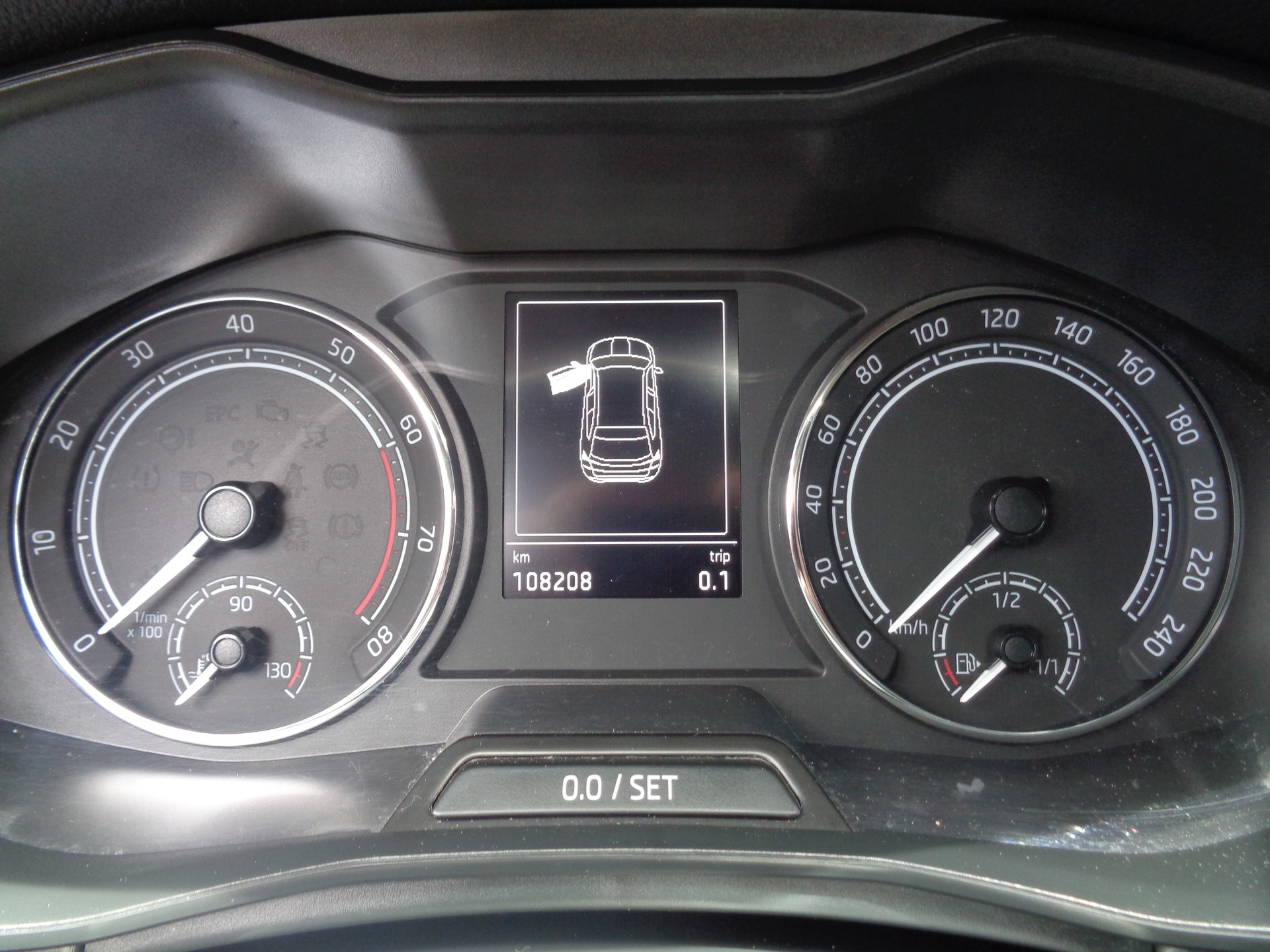 SKODA Kamiq 1.0 TSI Ambition DSG-image-13